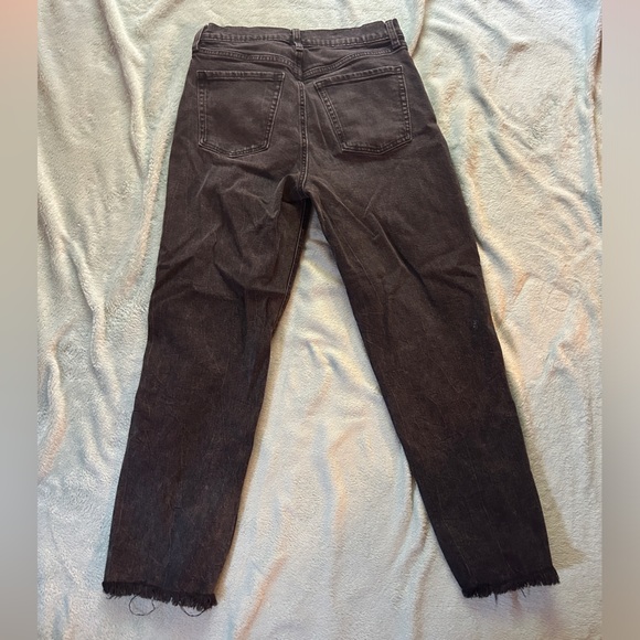 Women's Old Navy Jeans with a rip on the left knee; Size: 8 - Picture 3 of 7